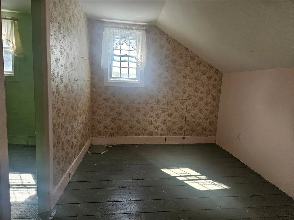 6165 State Route 5 And 20, Canandaigua Town, New Y, Canandaigua Town, New York 14424, 3 Bedrooms Bedrooms, 7 Rooms Rooms,1 BathroomBathrooms,Residential,Closed,6165 State Route 5 And 20, Canandaigua Town, New Y,0,R1641017