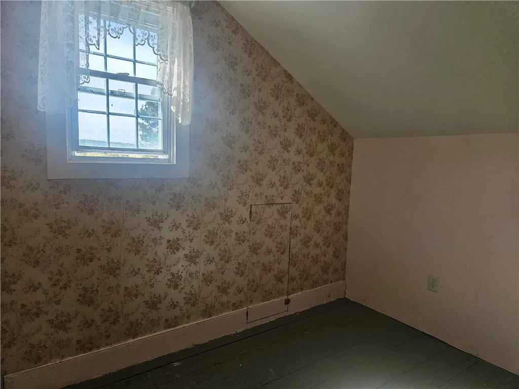 6165 State Route 5 And 20, Canandaigua Town, New Y, Canandaigua Town, New York 14424, 3 Bedrooms Bedrooms, 7 Rooms Rooms,1 BathroomBathrooms,Residential,Closed,6165 State Route 5 And 20, Canandaigua Town, New Y,0,R1641017