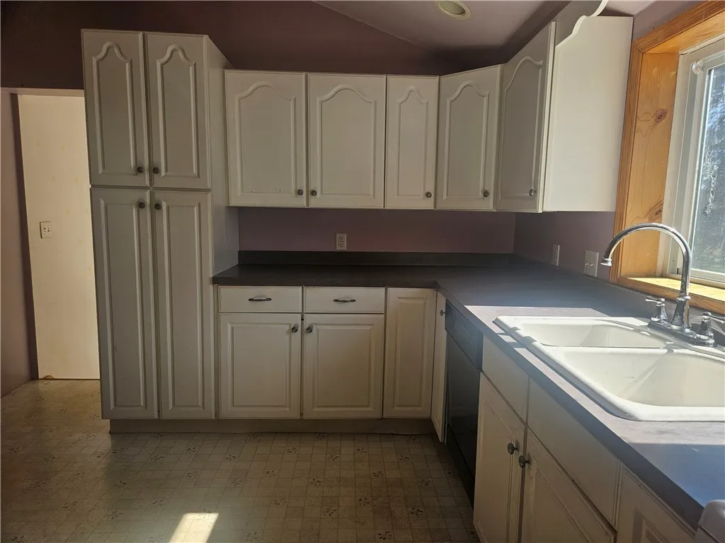 6165 State Route 5 And 20, Canandaigua Town, New Y, Canandaigua Town, New York 14424, 3 Bedrooms Bedrooms, 7 Rooms Rooms,1 BathroomBathrooms,Residential,Closed,6165 State Route 5 And 20, Canandaigua Town, New Y,0,R1641017