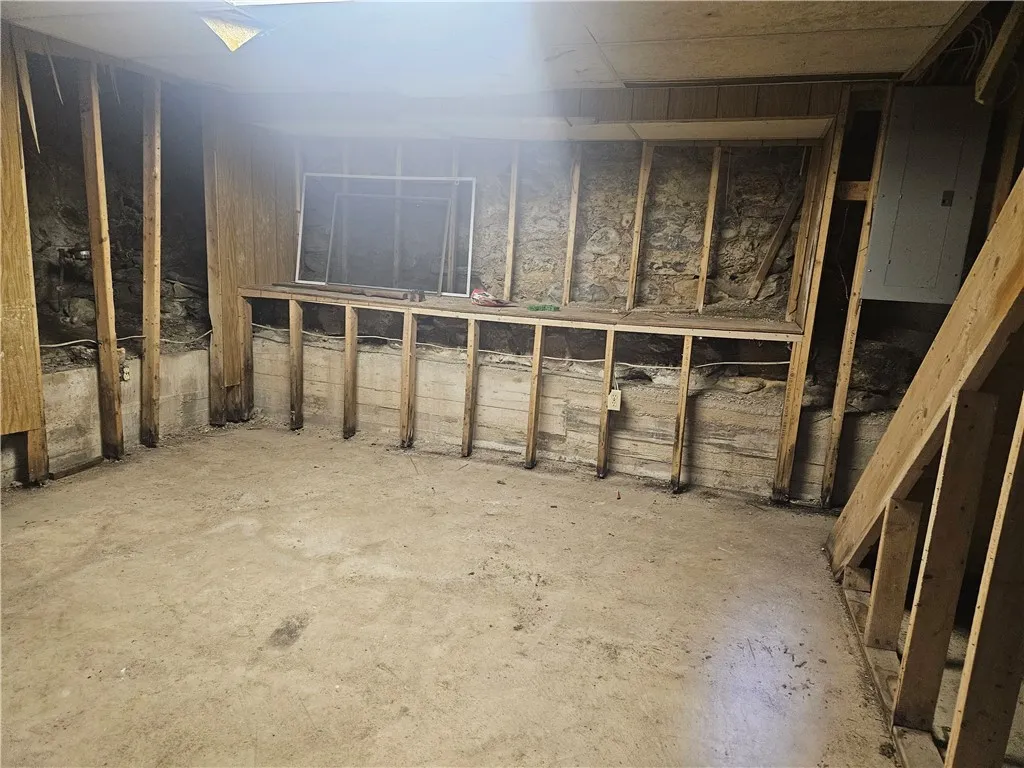 6165 State Route 5 And 20, Canandaigua Town, New Y, Canandaigua Town, New York 14424, 3 Bedrooms Bedrooms, 7 Rooms Rooms,1 BathroomBathrooms,Residential,Closed,6165 State Route 5 And 20, Canandaigua Town, New Y,0,R1641017