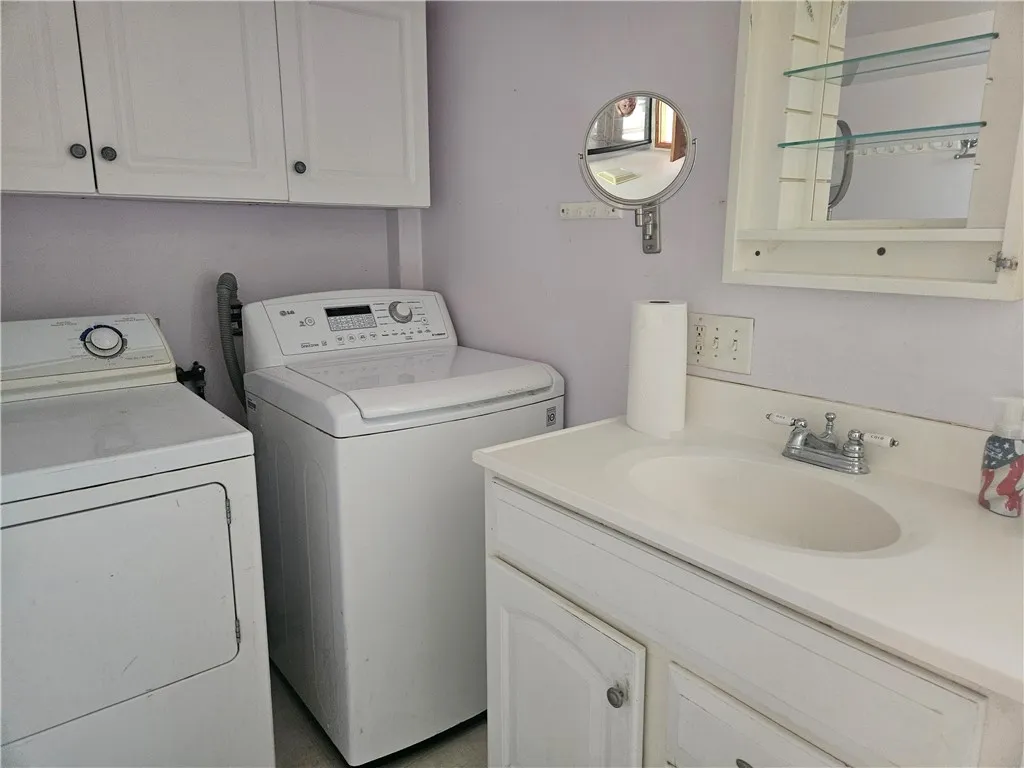 6165 State Route 5 And 20, Canandaigua Town, New Y, Canandaigua Town, New York 14424, 3 Bedrooms Bedrooms, 7 Rooms Rooms,1 BathroomBathrooms,Residential,Closed,6165 State Route 5 And 20, Canandaigua Town, New Y,0,R1641017