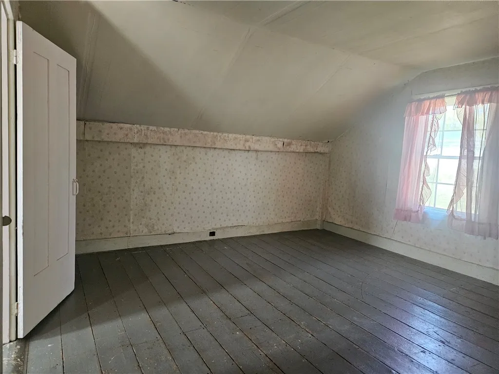 6165 State Route 5 And 20, Canandaigua Town, New Y, Canandaigua Town, New York 14424, 3 Bedrooms Bedrooms, 7 Rooms Rooms,1 BathroomBathrooms,Residential,Closed,6165 State Route 5 And 20, Canandaigua Town, New Y,0,R1641017