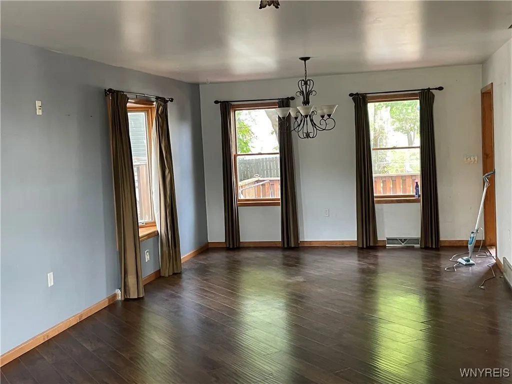 44 Chapel Ave Avenue, Cheektowaga, New York 14225, Cheektowaga, New York 14225, 3 Bedrooms Bedrooms, 7 Rooms Rooms,2 BathroomsBathrooms,Residential,For Sale,44 Chapel Ave Avenue, Cheektowaga, New York 14225,0,B1642064