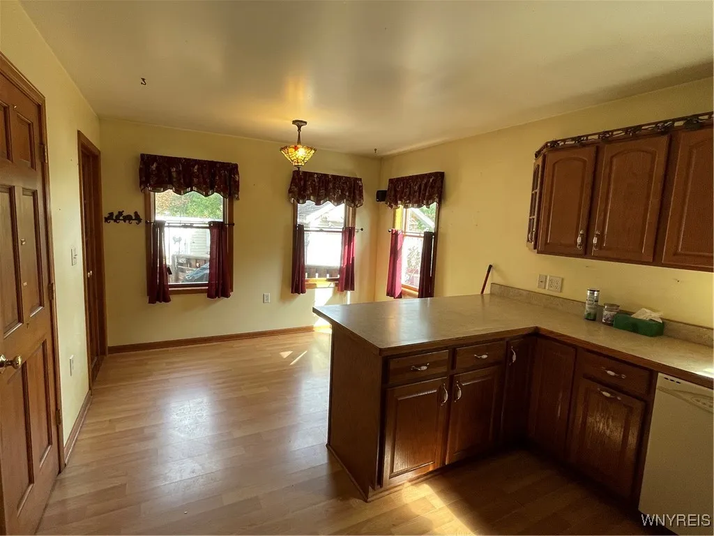 44 Chapel Ave Avenue, Cheektowaga, New York 14225, Cheektowaga, New York 14225, 3 Bedrooms Bedrooms, 7 Rooms Rooms,2 BathroomsBathrooms,Residential,For Sale,44 Chapel Ave Avenue, Cheektowaga, New York 14225,0,B1642064