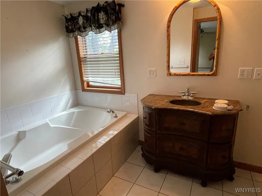 44 Chapel Ave Avenue, Cheektowaga, New York 14225, Cheektowaga, New York 14225, 3 Bedrooms Bedrooms, 7 Rooms Rooms,2 BathroomsBathrooms,Residential,For Sale,44 Chapel Ave Avenue, Cheektowaga, New York 14225,0,B1642064