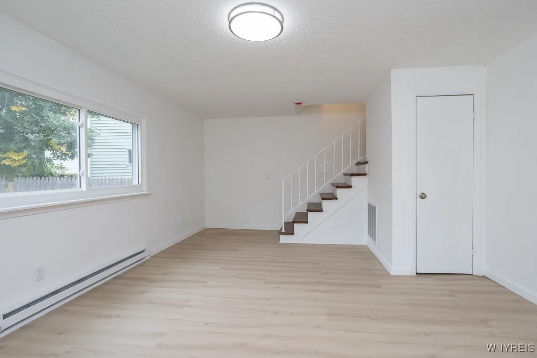 109 6th Avenue, North Tonawanda, New York 14120, North Tonawanda, New York 14120, 3 Bedrooms Bedrooms, 6 Rooms Rooms,1 BathroomBathrooms,Residential Lease,For Rent,109 6th Avenue, North Tonawanda, New York 14120,0,B1641002