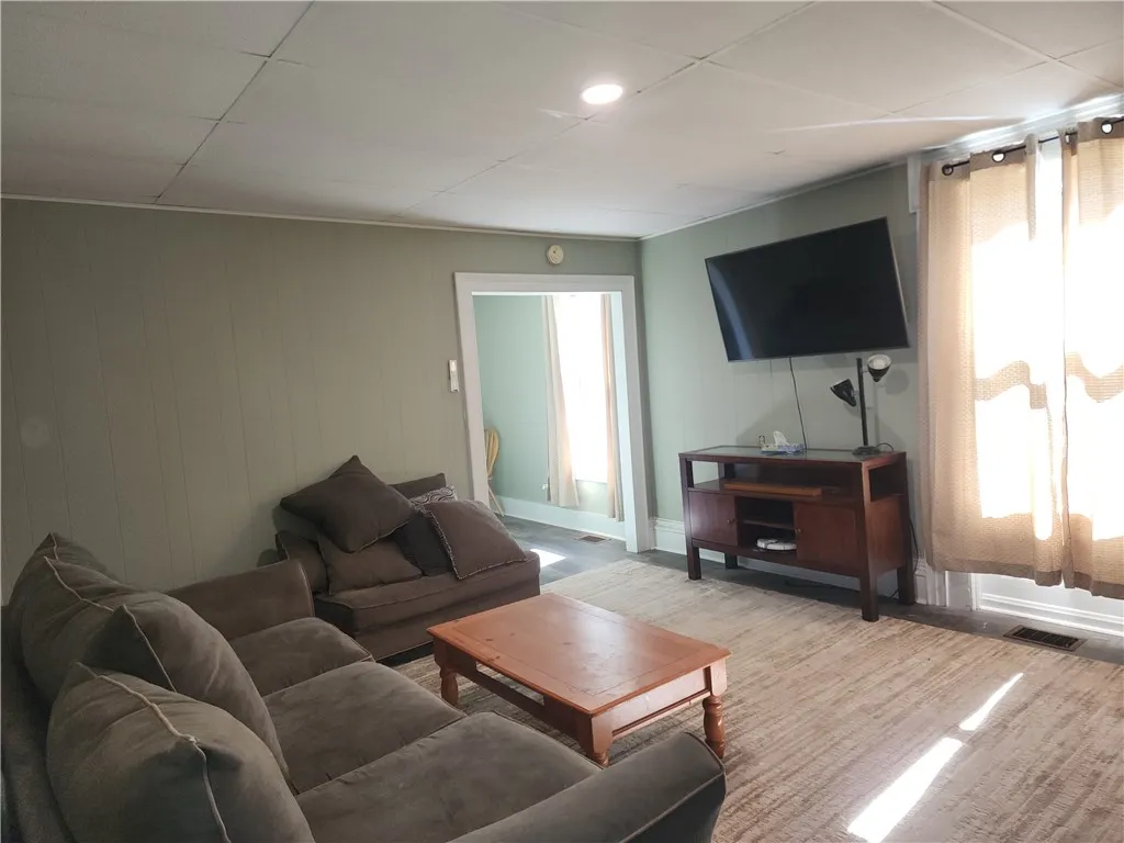 19 South Street, Edmeston, New York 13335, Edmeston, New York 13335, 1 Bedroom Bedrooms, 4 Rooms Rooms,1 BathroomBathrooms,Residential Lease,Closed,19 South Street, Edmeston, New York 13335,0,R1641151