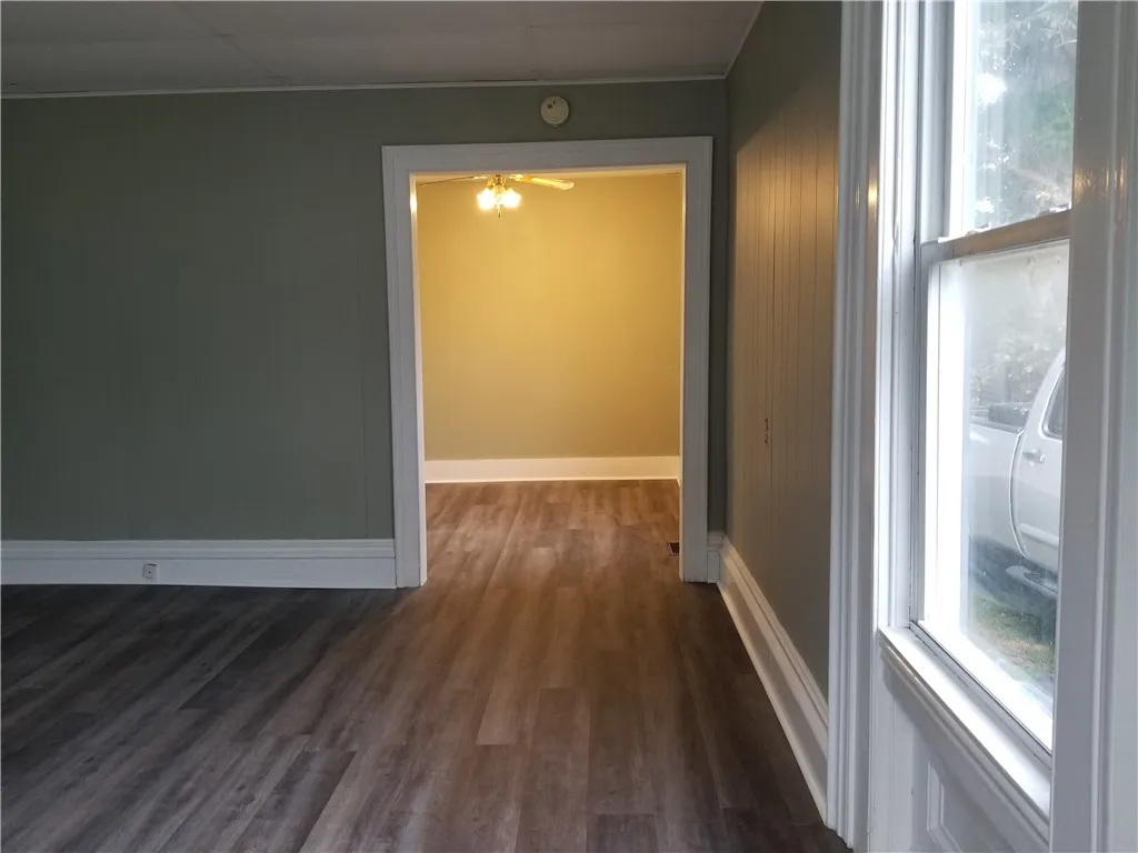 19 South Street, Edmeston, New York 13335, Edmeston, New York 13335, 1 Bedroom Bedrooms, 4 Rooms Rooms,1 BathroomBathrooms,Residential Lease,Closed,19 South Street, Edmeston, New York 13335,0,R1641151