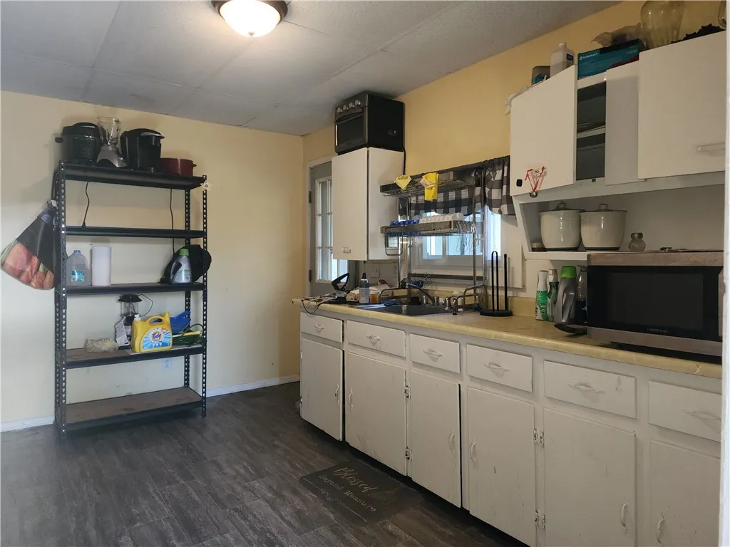 19 South Street, Edmeston, New York 13335, Edmeston, New York 13335, 1 Bedroom Bedrooms, 4 Rooms Rooms,1 BathroomBathrooms,Residential Lease,Closed,19 South Street, Edmeston, New York 13335,0,R1641151