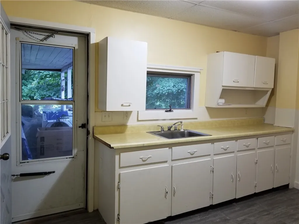 19 South Street, Edmeston, New York 13335, Edmeston, New York 13335, 1 Bedroom Bedrooms, 4 Rooms Rooms,1 BathroomBathrooms,Residential Lease,Closed,19 South Street, Edmeston, New York 13335,0,R1641151