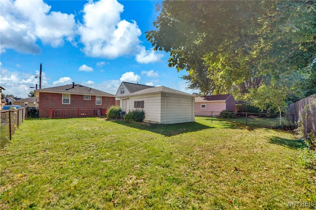424 Weimar Street, Buffalo, New York 14206, Buffalo, New York 14206, 2 Bedrooms Bedrooms, 5 Rooms Rooms,1 BathroomBathrooms,Residential,For Sale,424 Weimar Street, Buffalo, New York 14206,0,B1641794