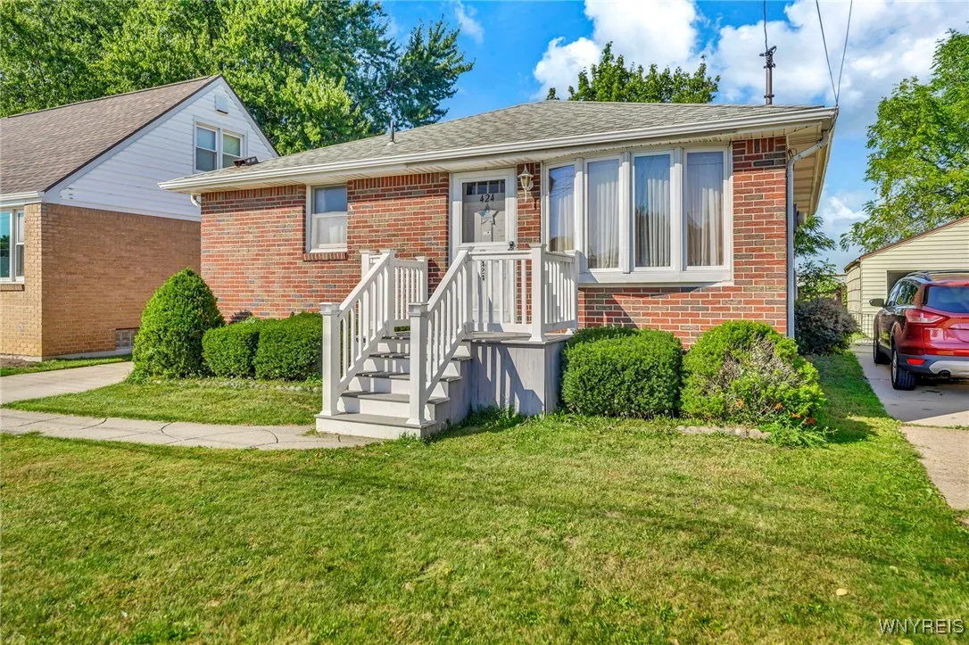 424 Weimar Street, Buffalo, New York 14206, Buffalo, New York 14206, 2 Bedrooms Bedrooms, 5 Rooms Rooms,1 BathroomBathrooms,Residential,For Sale,424 Weimar Street, Buffalo, New York 14206,0,B1641794