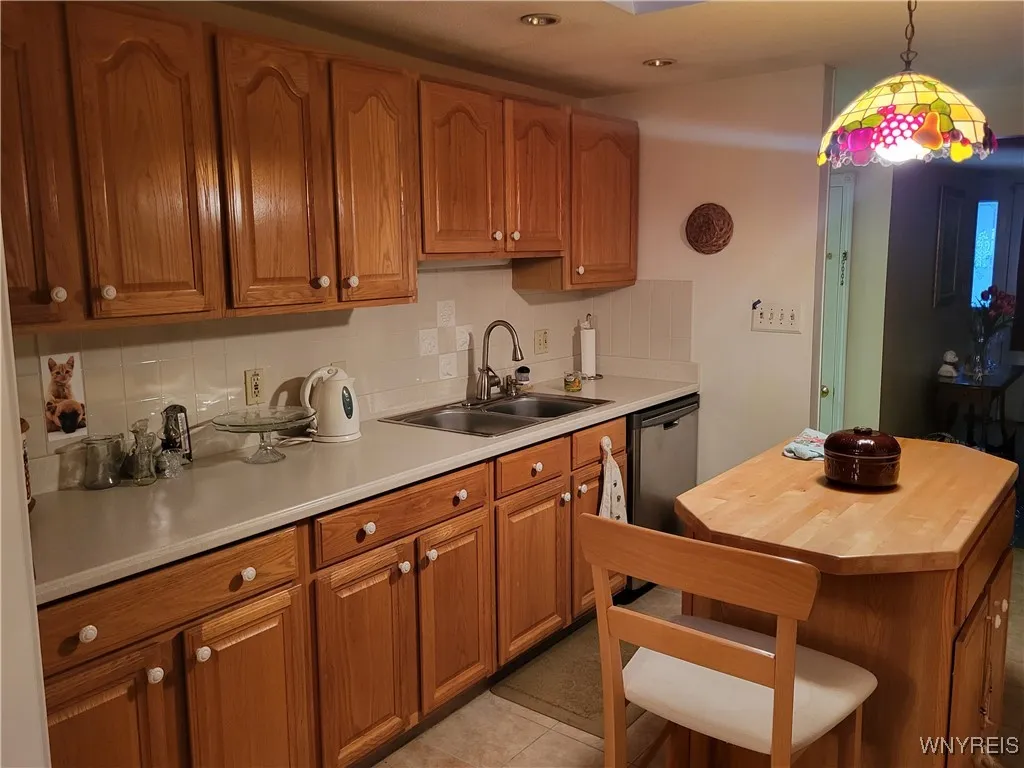4386 Robin Lane, Hamburg, New York 14075, Hamburg, New York 14075, 3 Bedrooms Bedrooms, 7 Rooms Rooms,2 BathroomsBathrooms,Residential,For Sale,4386 Robin Lane, Hamburg, New York 14075,0,B1641809
