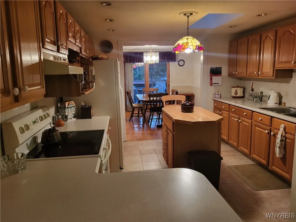 4386 Robin Lane, Hamburg, New York 14075, Hamburg, New York 14075, 3 Bedrooms Bedrooms, 7 Rooms Rooms,2 BathroomsBathrooms,Residential,For Sale,4386 Robin Lane, Hamburg, New York 14075,0,B1641809