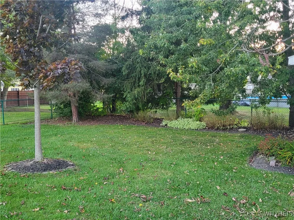 4386 Robin Lane, Hamburg, New York 14075, Hamburg, New York 14075, 3 Bedrooms Bedrooms, 7 Rooms Rooms,2 BathroomsBathrooms,Residential,For Sale,4386 Robin Lane, Hamburg, New York 14075,0,B1641809