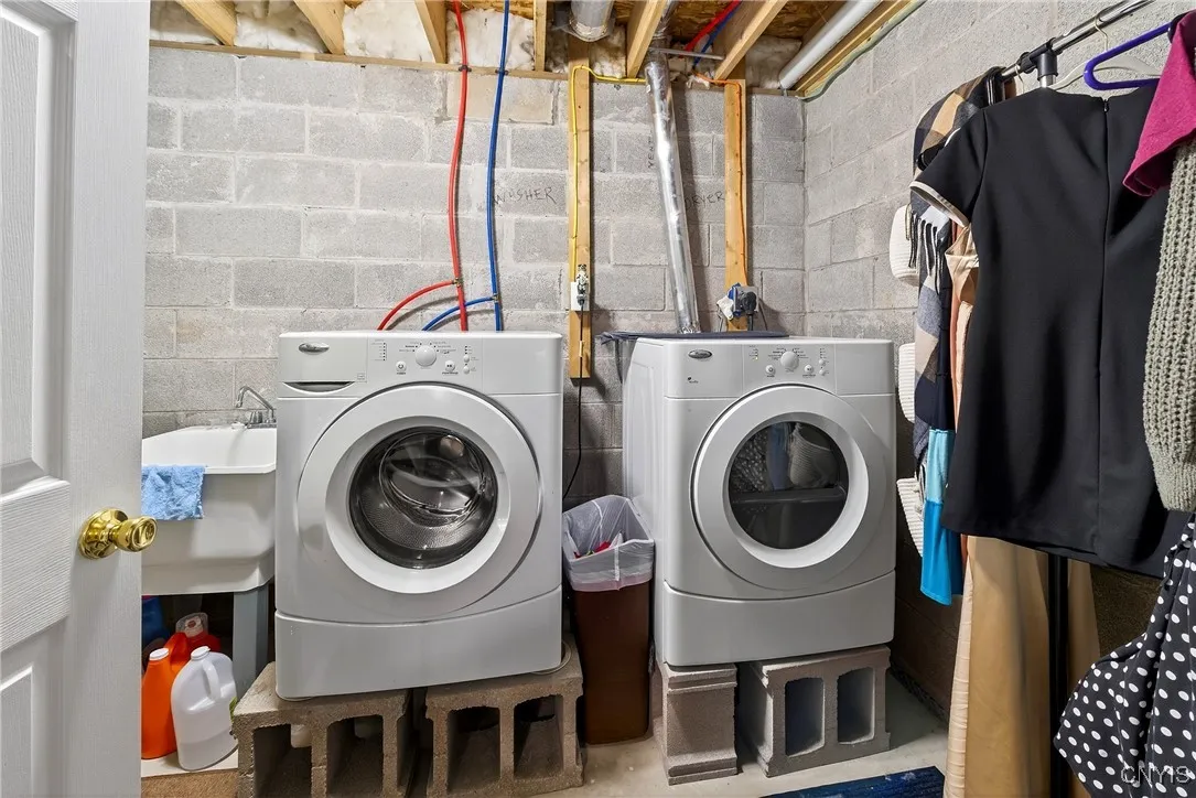 4226 Anguilla Drive, Clay, New York 13090, Clay, New York 13090, 2 Bedrooms Bedrooms, 7 Rooms Rooms,1 BathroomBathrooms,Residential,Closed,4226 Anguilla Drive, Clay, New York 13090,0,S1639892