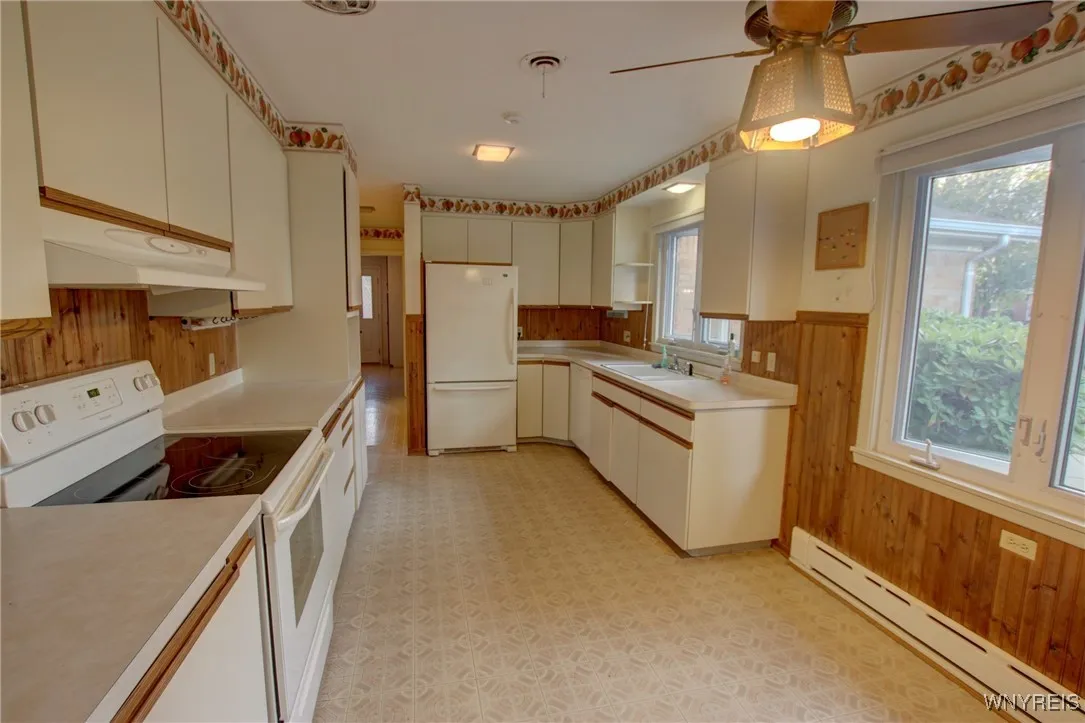 31 Stonecroft Lane, Amherst, New York 14226, Amherst, New York 14226, 3 Bedrooms Bedrooms, 10 Rooms Rooms,2 BathroomsBathrooms,Residential,For Sale,31 Stonecroft Lane, Amherst, New York 14226,0,B1641933