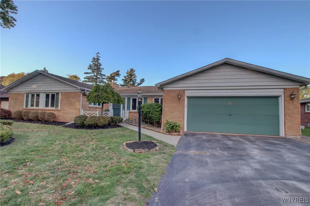 31 Stonecroft Lane, Amherst, New York 14226, Amherst, New York 14226, 3 Bedrooms Bedrooms, 10 Rooms Rooms,2 BathroomsBathrooms,Residential,For Sale,31 Stonecroft Lane, Amherst, New York 14226,0,B1641933