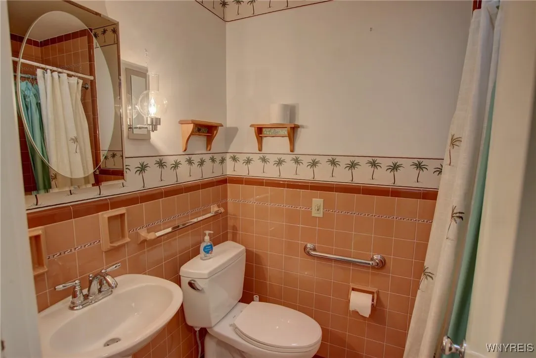 31 Stonecroft Lane, Amherst, New York 14226, Amherst, New York 14226, 3 Bedrooms Bedrooms, 10 Rooms Rooms,2 BathroomsBathrooms,Residential,For Sale,31 Stonecroft Lane, Amherst, New York 14226,0,B1641933
