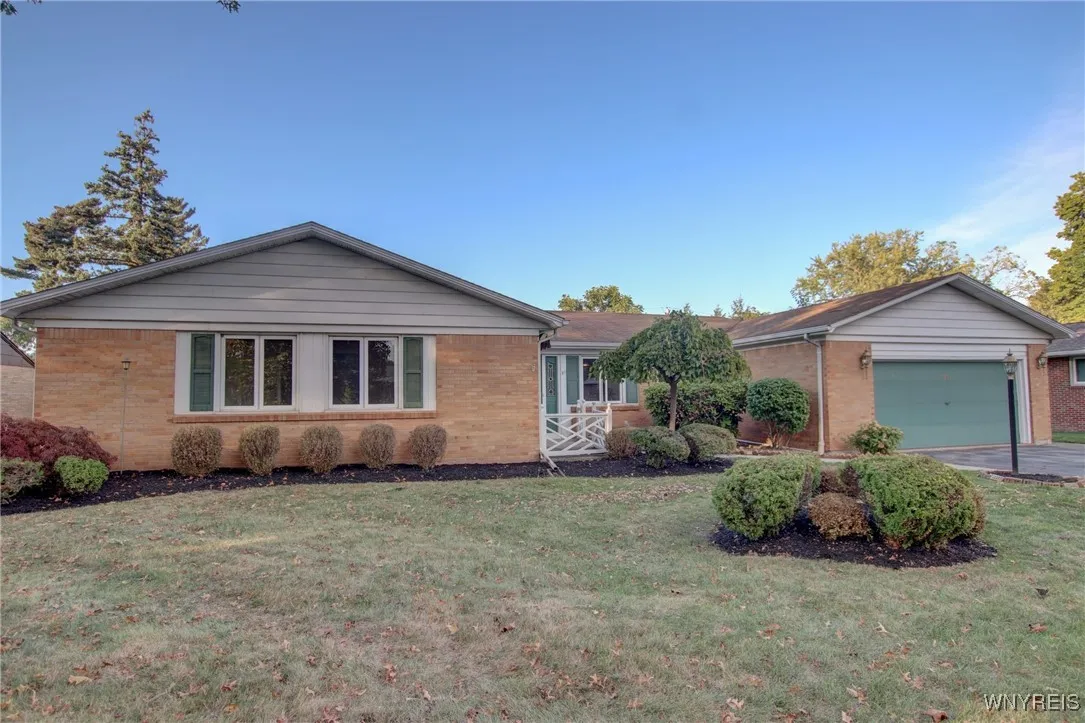 31 Stonecroft Lane, Amherst, New York 14226, Amherst, New York 14226, 3 Bedrooms Bedrooms, 10 Rooms Rooms,2 BathroomsBathrooms,Residential,For Sale,31 Stonecroft Lane, Amherst, New York 14226,0,B1641933