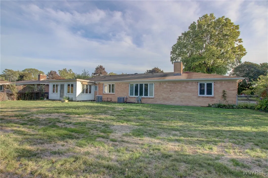 31 Stonecroft Lane, Amherst, New York 14226, Amherst, New York 14226, 3 Bedrooms Bedrooms, 10 Rooms Rooms,2 BathroomsBathrooms,Residential,For Sale,31 Stonecroft Lane, Amherst, New York 14226,0,B1641933