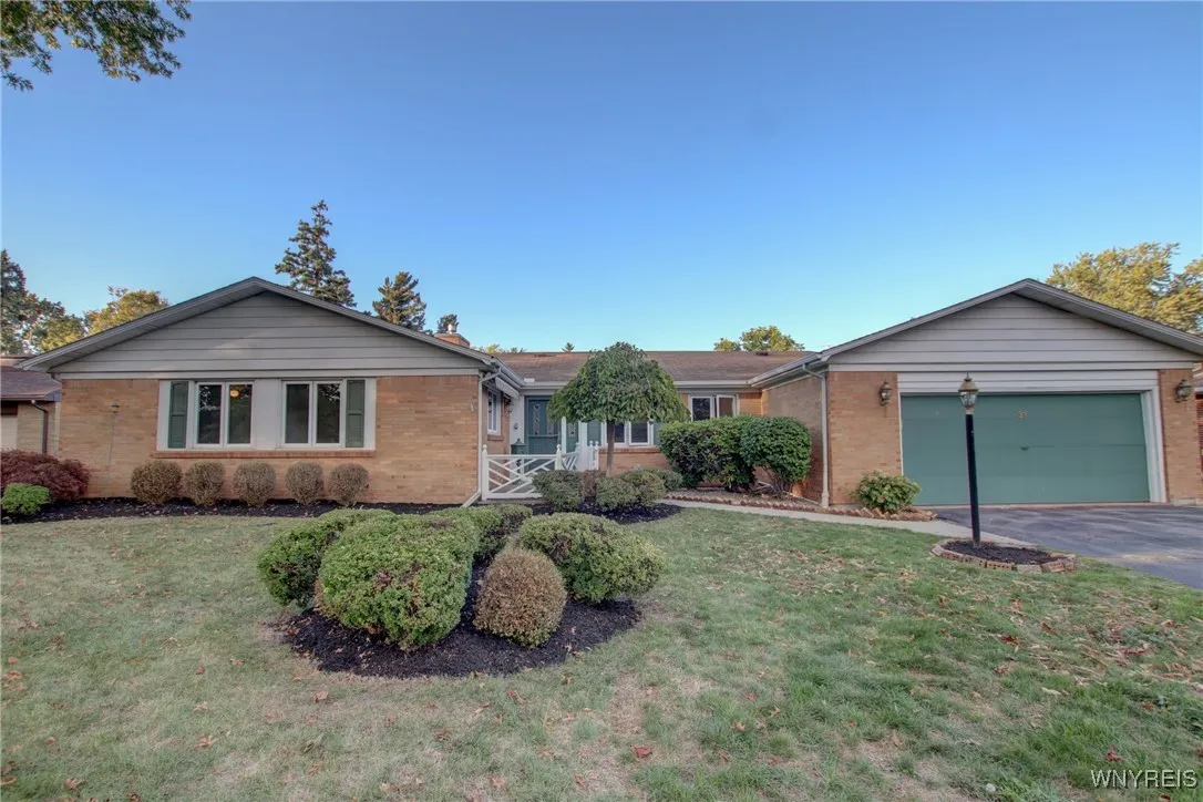 31 Stonecroft Lane, Amherst, New York 14226, Amherst, New York 14226, 3 Bedrooms Bedrooms, 10 Rooms Rooms,2 BathroomsBathrooms,Residential,For Sale,31 Stonecroft Lane, Amherst, New York 14226,0,B1641933