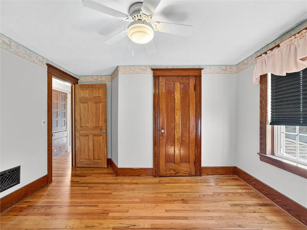 Upstairs Bedroom 2