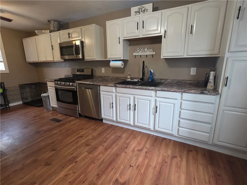 215 Home Street, Elmira City, New York 14904, Elmira City, New York 14904, 3 Bedrooms Bedrooms, 9 Rooms Rooms,2 BathroomsBathrooms,Residential,For Sale,215 Home Street, Elmira City, New York 14904,0,R1640910