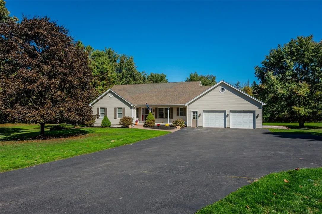 134 Paddy Lane, Macedon, New York 14502, Macedon, New York 14502, 5 Bedrooms Bedrooms, 9 Rooms Rooms,3 BathroomsBathrooms,Residential,Closed,134 Paddy Lane, Macedon, New York 14502,0,R1641414