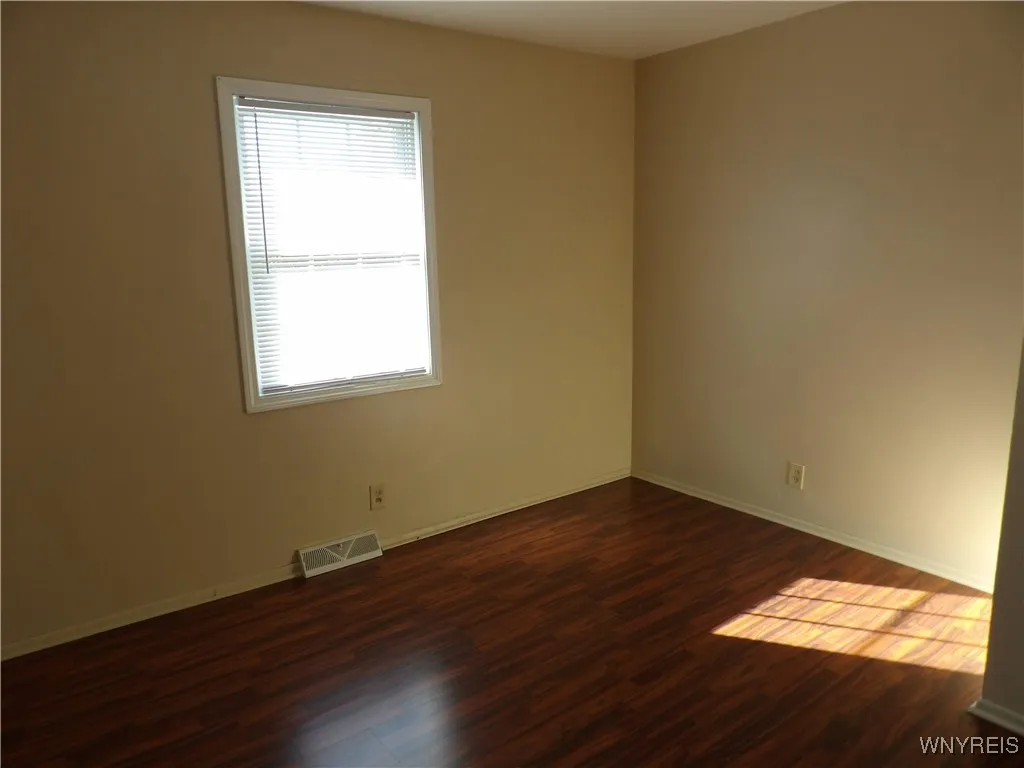 10332 Transit Road, Amherst, New York 14051, Amherst, New York 14051, 3 Bedrooms Bedrooms, 6 Rooms Rooms,2 BathroomsBathrooms,Residential Lease,For Rent,10332 Transit Road, Amherst, New York 14051,0,B1641732