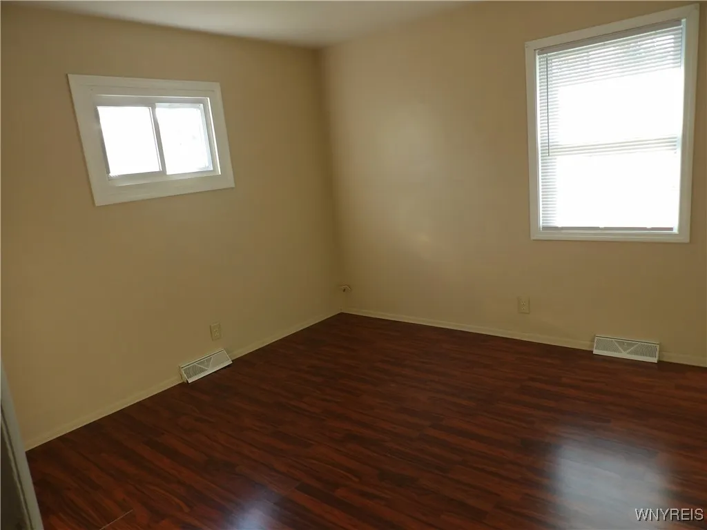 10332 Transit Road, Amherst, New York 14051, Amherst, New York 14051, 3 Bedrooms Bedrooms, 6 Rooms Rooms,2 BathroomsBathrooms,Residential Lease,For Rent,10332 Transit Road, Amherst, New York 14051,0,B1641732