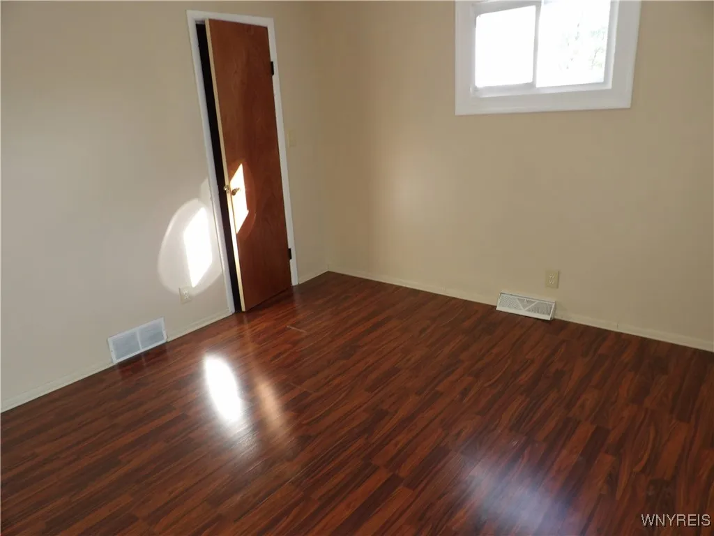 10332 Transit Road, Amherst, New York 14051, Amherst, New York 14051, 3 Bedrooms Bedrooms, 6 Rooms Rooms,2 BathroomsBathrooms,Residential Lease,For Rent,10332 Transit Road, Amherst, New York 14051,0,B1641732