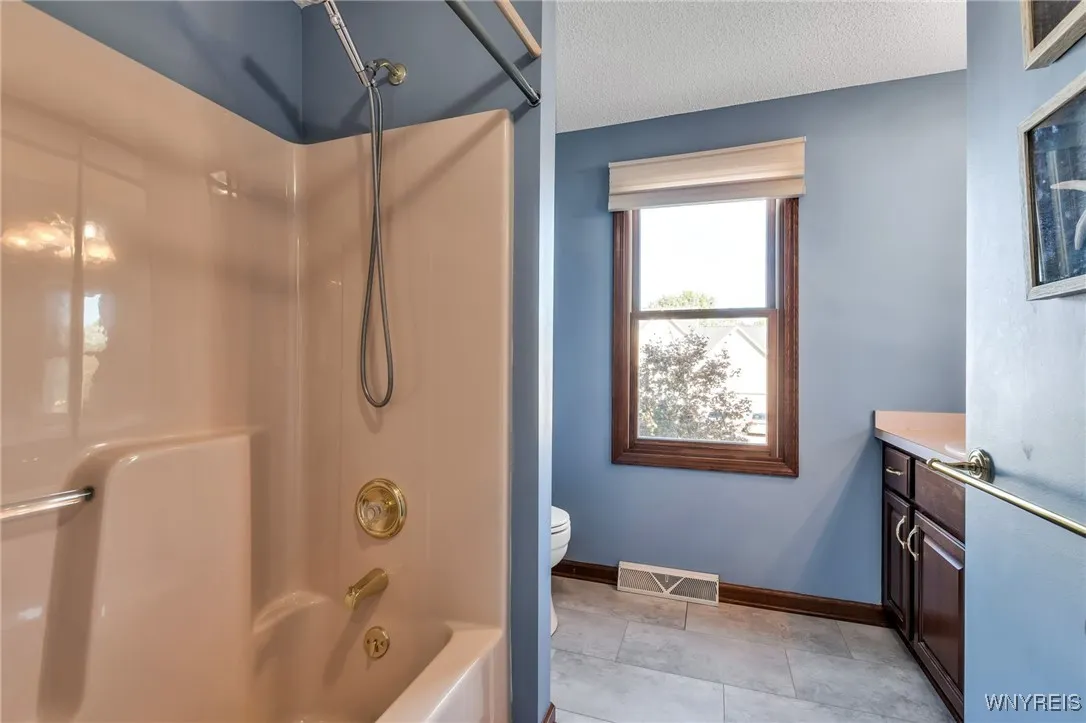 50 Crystal Springs Lane, Amherst, New York 14051, Amherst, New York 14051, 3 Bedrooms Bedrooms, 7 Rooms Rooms,2 BathroomsBathrooms,Residential,For Sale,50 Crystal Springs Lane, Amherst, New York 14051,0,B1640660