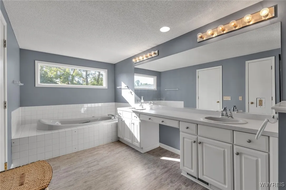 50 Crystal Springs Lane, Amherst, New York 14051, Amherst, New York 14051, 3 Bedrooms Bedrooms, 7 Rooms Rooms,2 BathroomsBathrooms,Residential,For Sale,50 Crystal Springs Lane, Amherst, New York 14051,0,B1640660
