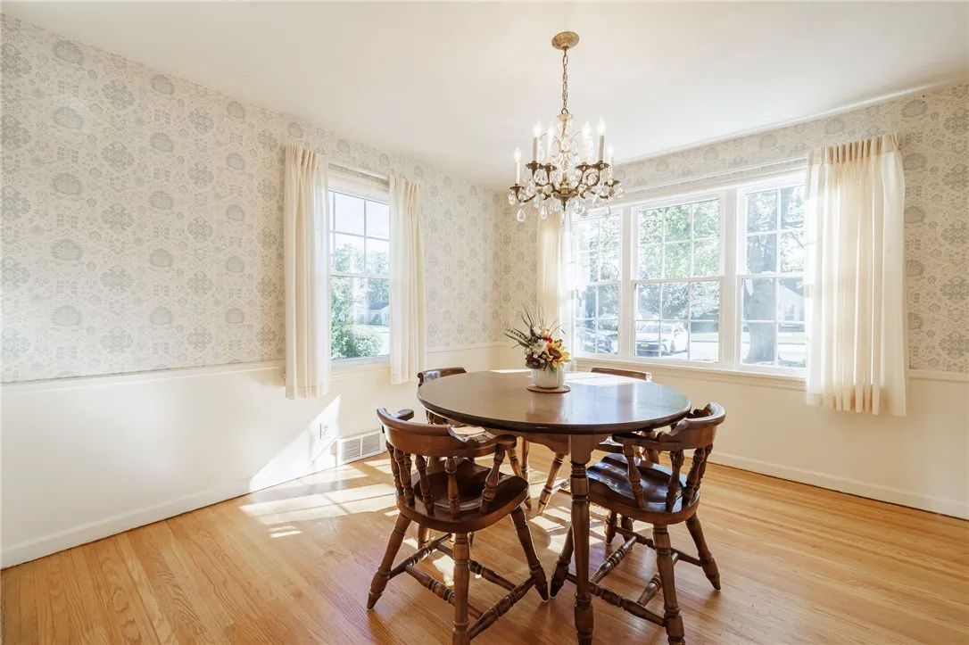 603 Roosevelt Road, Pittsford, New York 14445, Pittsford, New York 14445, 3 Bedrooms Bedrooms, 7 Rooms Rooms,2 BathroomsBathrooms,Residential,Closed,603 Roosevelt Road, Pittsford, New York 14445,0,R1641704