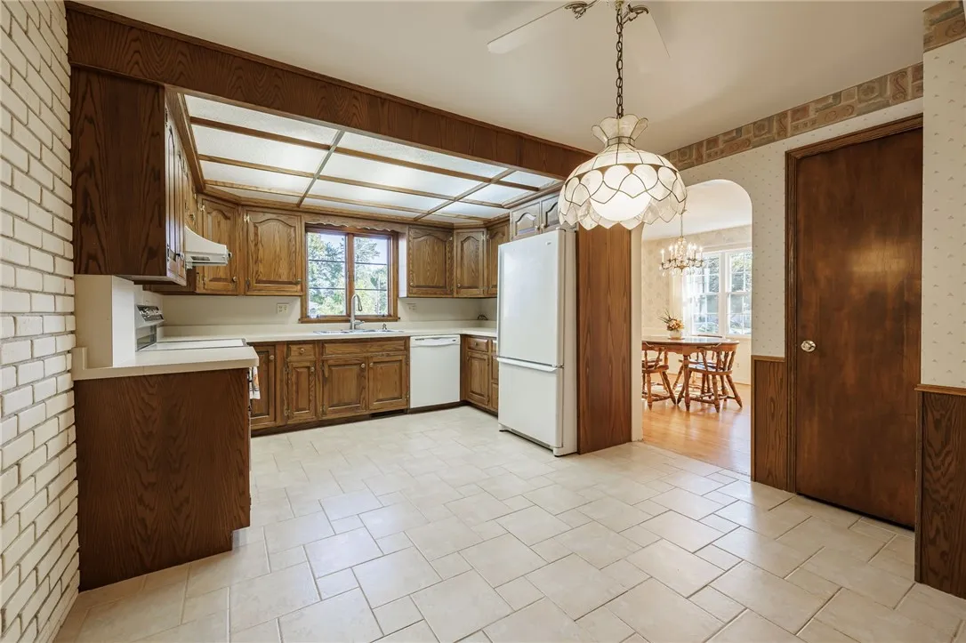 603 Roosevelt Road, Pittsford, New York 14445, Pittsford, New York 14445, 3 Bedrooms Bedrooms, 7 Rooms Rooms,2 BathroomsBathrooms,Residential,Closed,603 Roosevelt Road, Pittsford, New York 14445,0,R1641704