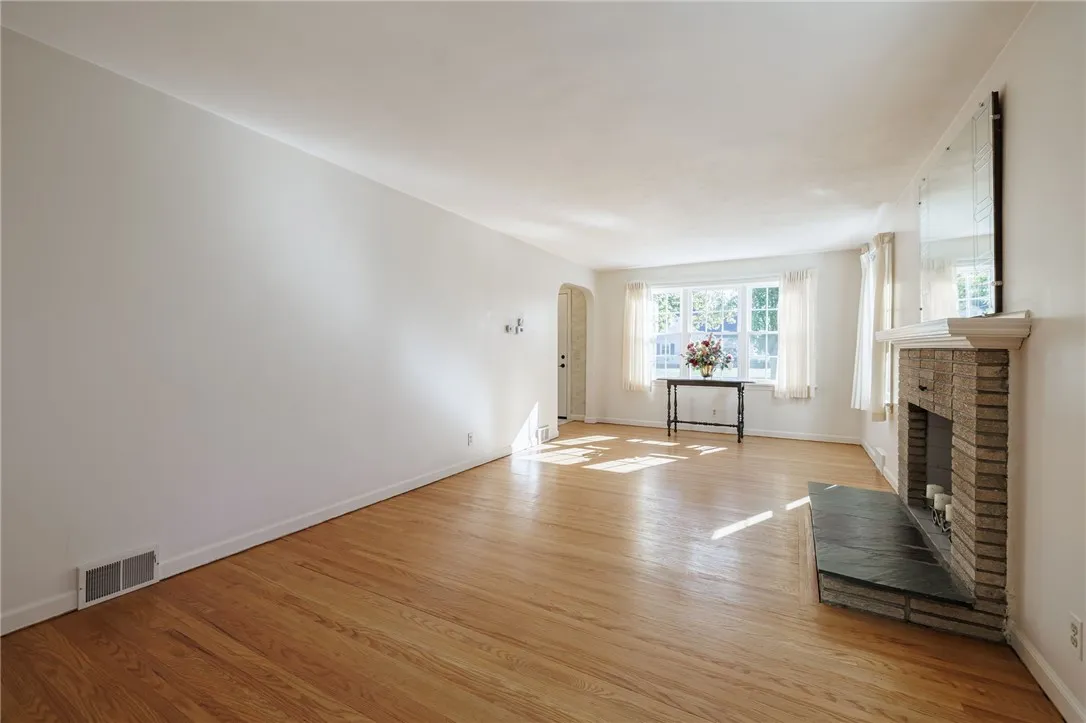 603 Roosevelt Road, Pittsford, New York 14445, Pittsford, New York 14445, 3 Bedrooms Bedrooms, 7 Rooms Rooms,2 BathroomsBathrooms,Residential,Closed,603 Roosevelt Road, Pittsford, New York 14445,0,R1641704