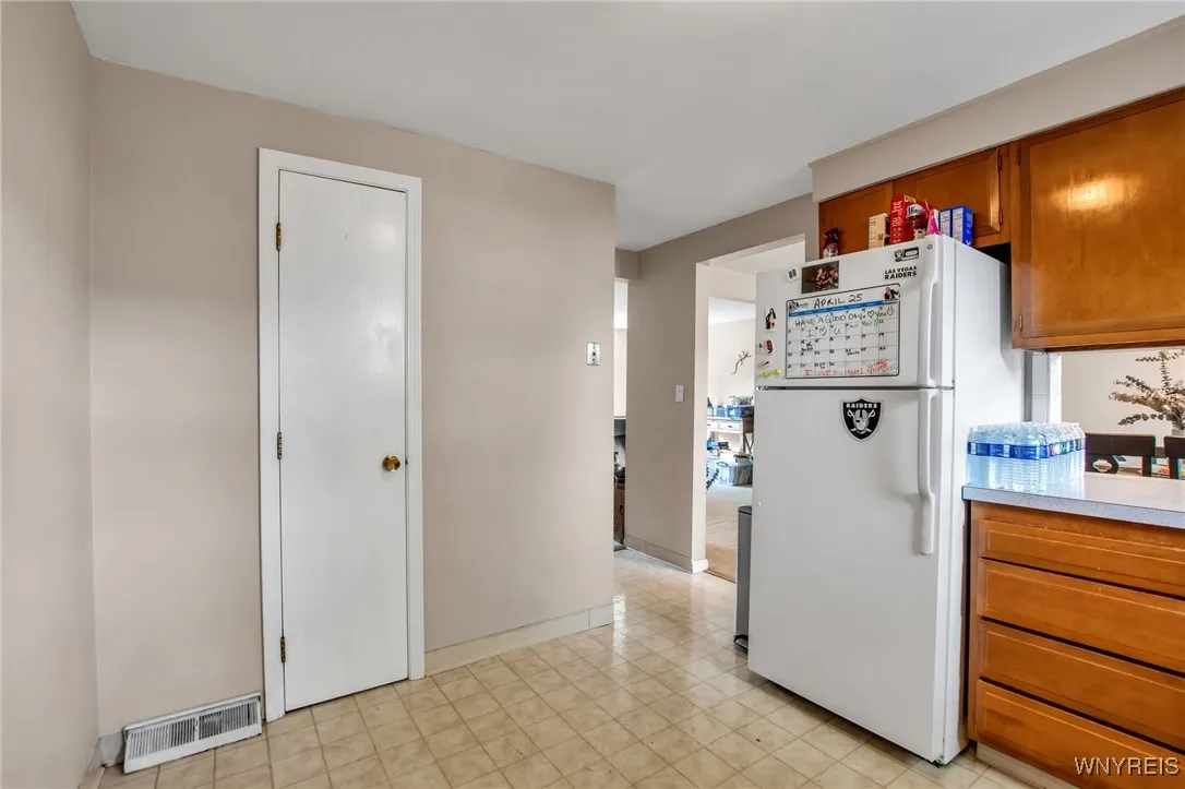 59 Old Lyme Drive 1, Amherst, New York 14221, Amherst, New York 14221, 2 Bedrooms Bedrooms, 5 Rooms Rooms,1 BathroomBathrooms,Residential,For Sale,59 Old Lyme Drive 1, Amherst, New York 14221,0,B1642172
