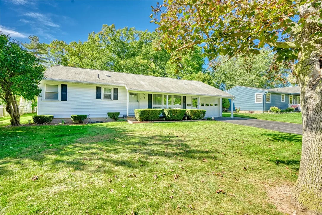 53 Summit Hill Drive, Greece, New York 14612, Greece, New York 14612, 3 Bedrooms Bedrooms, 6 Rooms Rooms,2 BathroomsBathrooms,Residential,Closed,53 Summit Hill Drive, Greece, New York 14612,0,R1632518