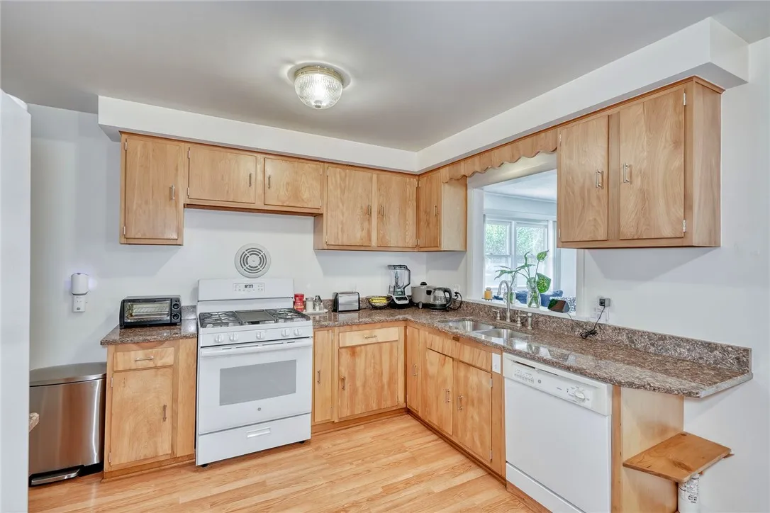 53 Summit Hill Drive, Greece, New York 14612, Greece, New York 14612, 3 Bedrooms Bedrooms, 6 Rooms Rooms,2 BathroomsBathrooms,Residential,Closed,53 Summit Hill Drive, Greece, New York 14612,0,R1632518