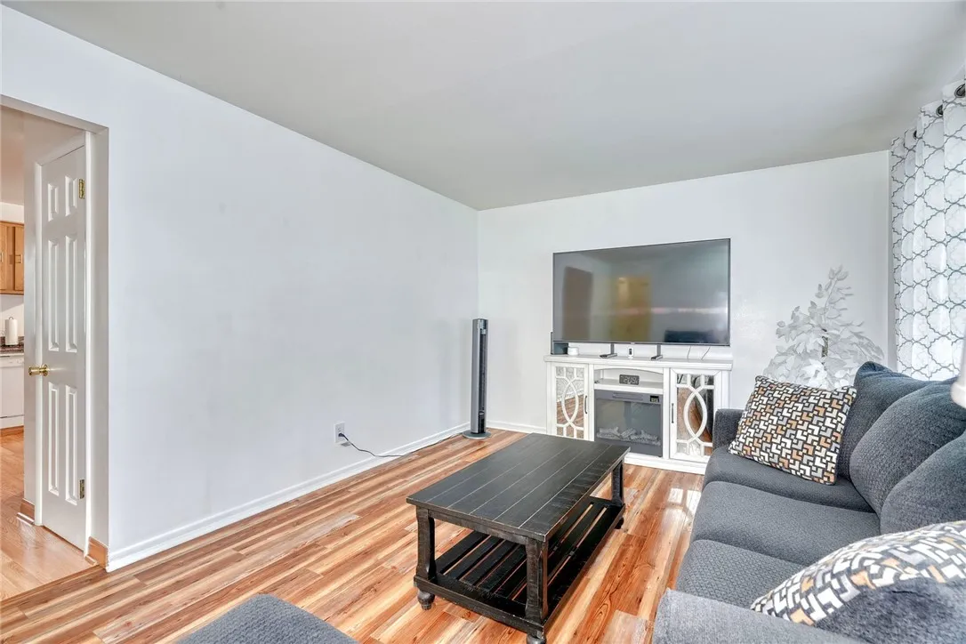 53 Summit Hill Drive, Greece, New York 14612, Greece, New York 14612, 3 Bedrooms Bedrooms, 6 Rooms Rooms,2 BathroomsBathrooms,Residential,Closed,53 Summit Hill Drive, Greece, New York 14612,0,R1632518