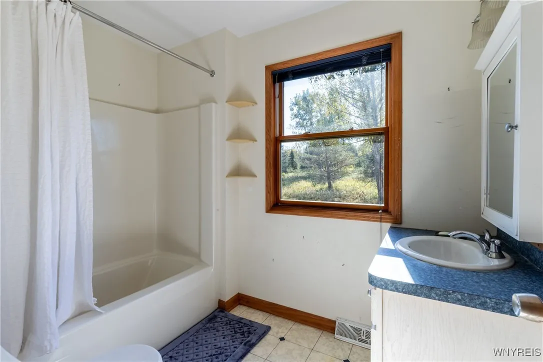 1442 Boies Road, Aurora, New York 14052, Aurora, New York 14052, 3 Bedrooms Bedrooms, 7 Rooms Rooms,3 BathroomsBathrooms,Residential,For Sale,1442 Boies Road, Aurora, New York 14052,0,B1636072