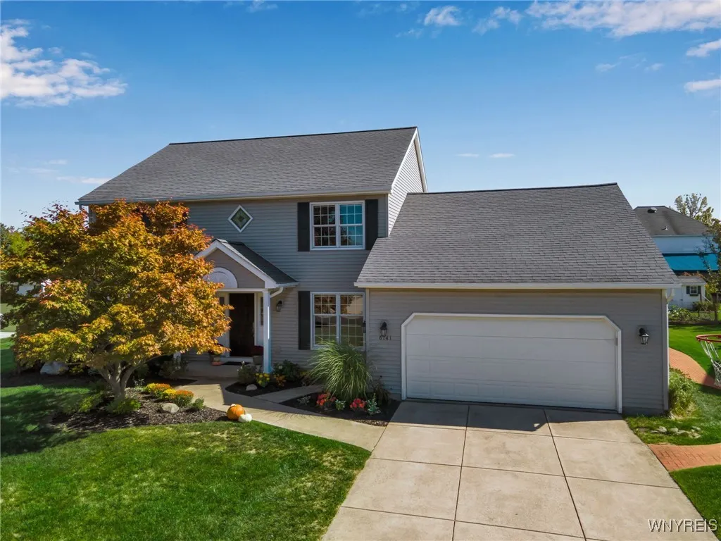 6141 Shamrock Ln, Clarence, New York 14051, Clarence, New York 14051, 4 Bedrooms Bedrooms, 9 Rooms Rooms,2 BathroomsBathrooms,Residential,Closed,6141 Shamrock Ln, Clarence, New York 14051,0,B1641961