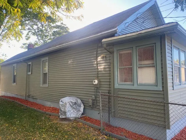 5 Dake Street, Rochester, New York 14605, Rochester, New York 14605, 2 Bedrooms Bedrooms, 4 Rooms Rooms,1 BathroomBathrooms,Residential,For Sale,5 Dake Street, Rochester, New York 14605,0,R1641778