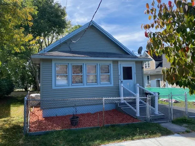 5 Dake Street, Rochester, New York 14605, Rochester, New York 14605, 2 Bedrooms Bedrooms, 4 Rooms Rooms,1 BathroomBathrooms,Residential,For Sale,5 Dake Street, Rochester, New York 14605,0,R1641778