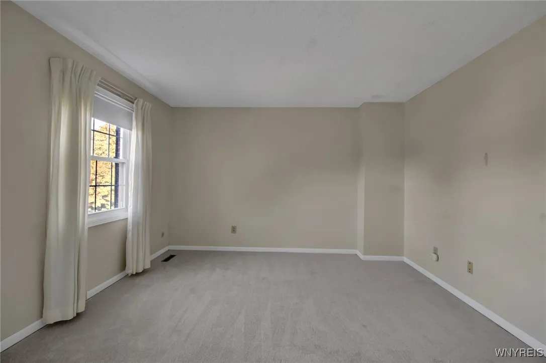 78 Hickory Hill Road, Amherst, New York 14221, Amherst, New York 14221, 2 Bedrooms Bedrooms, 5 Rooms Rooms,2 BathroomsBathrooms,Residential,For Sale,78 Hickory Hill Road, Amherst, New York 14221,0,B1641921