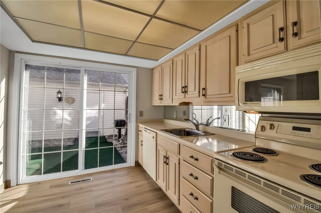 78 Hickory Hill Road, Amherst, New York 14221, Amherst, New York 14221, 2 Bedrooms Bedrooms, 5 Rooms Rooms,2 BathroomsBathrooms,Residential,For Sale,78 Hickory Hill Road, Amherst, New York 14221,0,B1641921