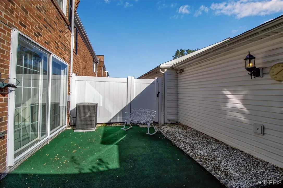 78 Hickory Hill Road, Amherst, New York 14221, Amherst, New York 14221, 2 Bedrooms Bedrooms, 5 Rooms Rooms,2 BathroomsBathrooms,Residential,For Sale,78 Hickory Hill Road, Amherst, New York 14221,0,B1641921