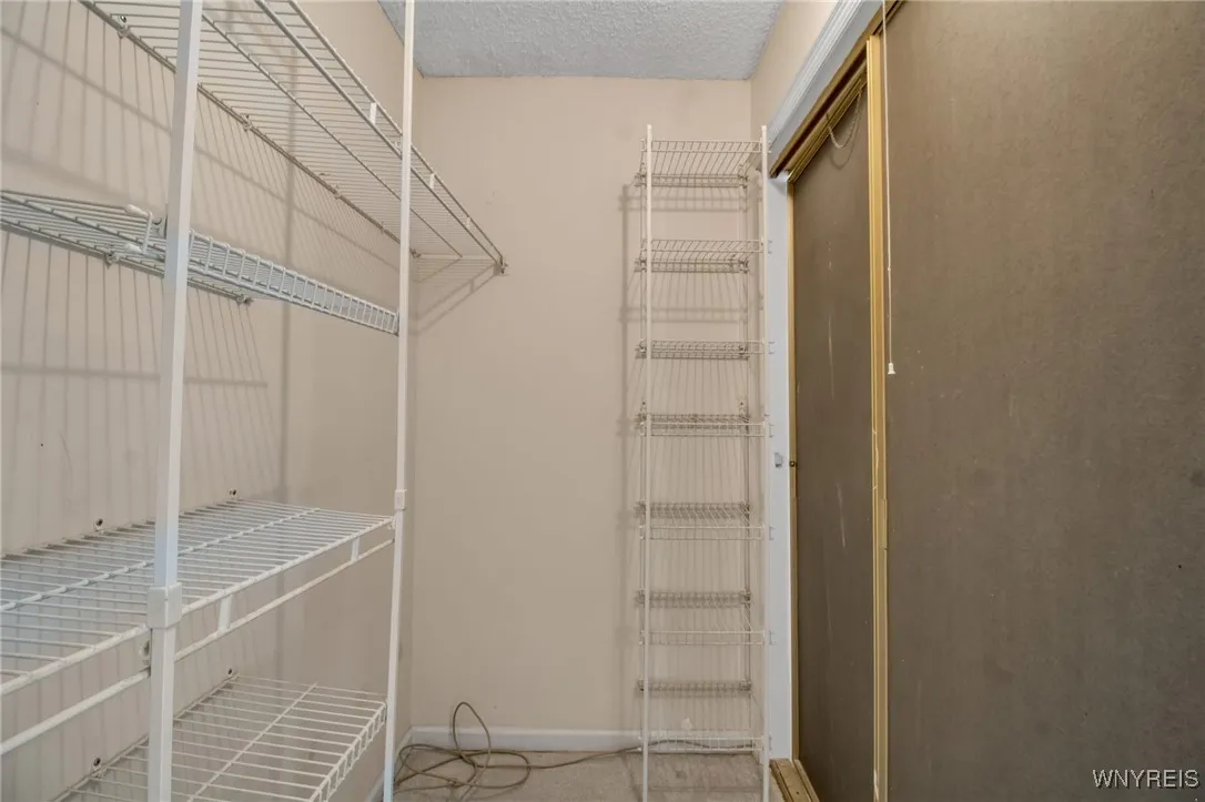 78 Hickory Hill Road, Amherst, New York 14221, Amherst, New York 14221, 2 Bedrooms Bedrooms, 5 Rooms Rooms,2 BathroomsBathrooms,Residential,For Sale,78 Hickory Hill Road, Amherst, New York 14221,0,B1641921