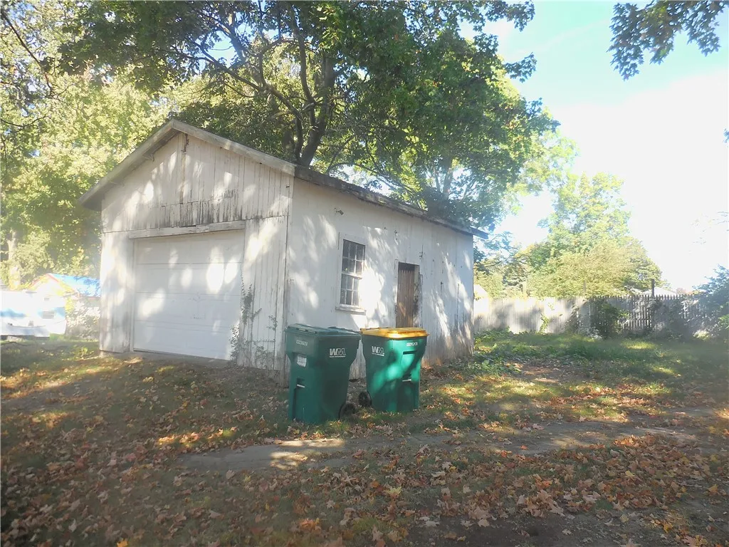 27 North Center Street, Perry, New York 14530, Perry, New York 14530, 3 Bedrooms Bedrooms, 7 Rooms Rooms,1 BathroomBathrooms,Residential,Closed,27 North Center Street, Perry, New York 14530,0,R1642241